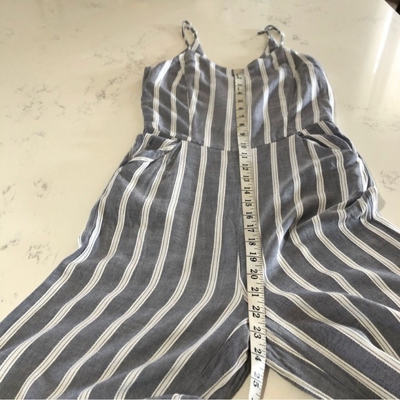 BELLE VERÉ sleeveless V-neck jumpsuit relax fit/stripe print minimalist - Picture 15 of 16